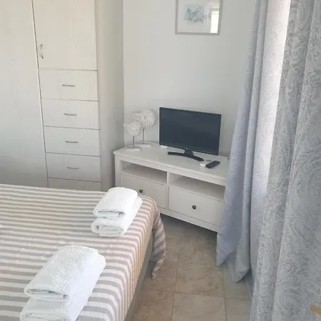 Paoulas Apartamento *