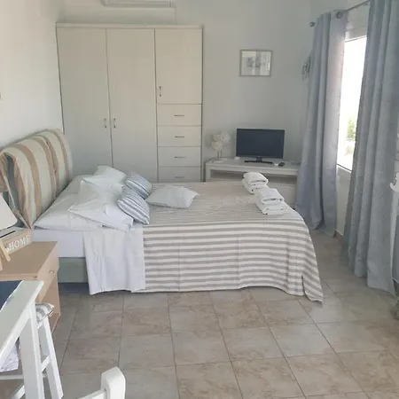 Paoulas Apartment